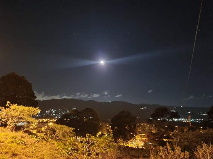 Vista nocturna desde Nimajuyú